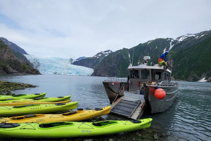 a small boat in a body of water