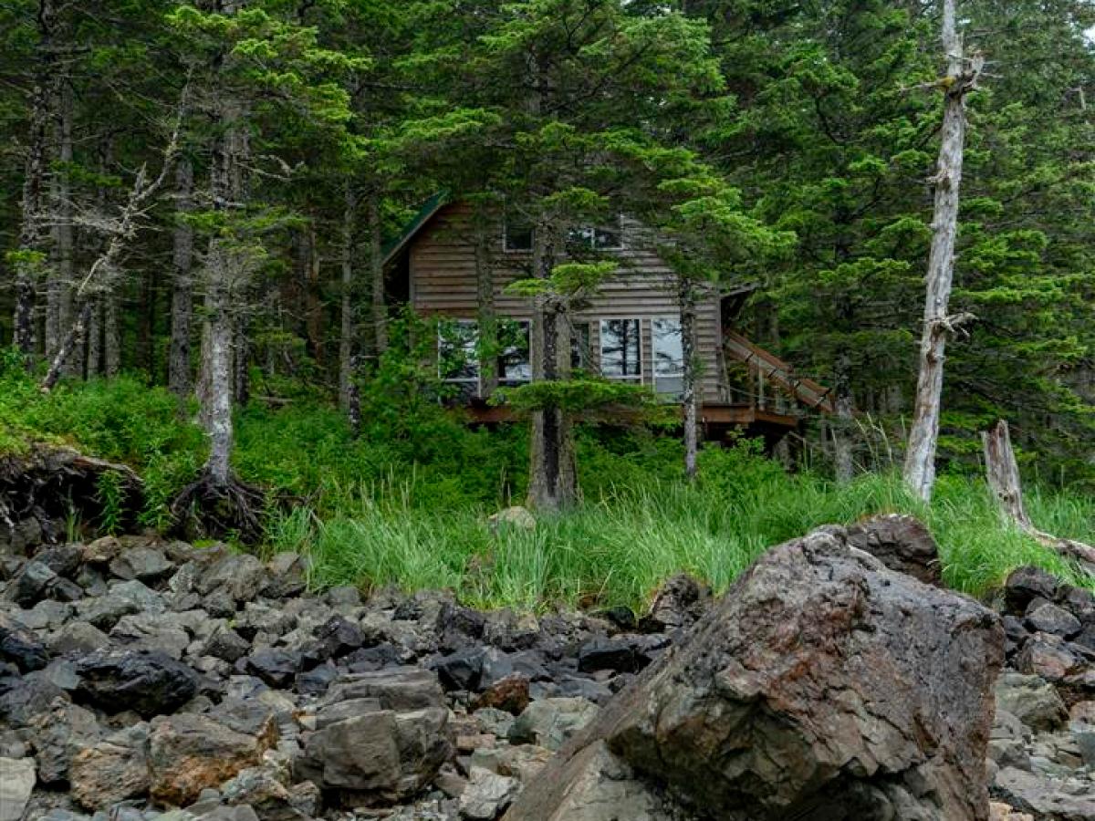 Kayaker's Cove Lodge PC Abby ALexander