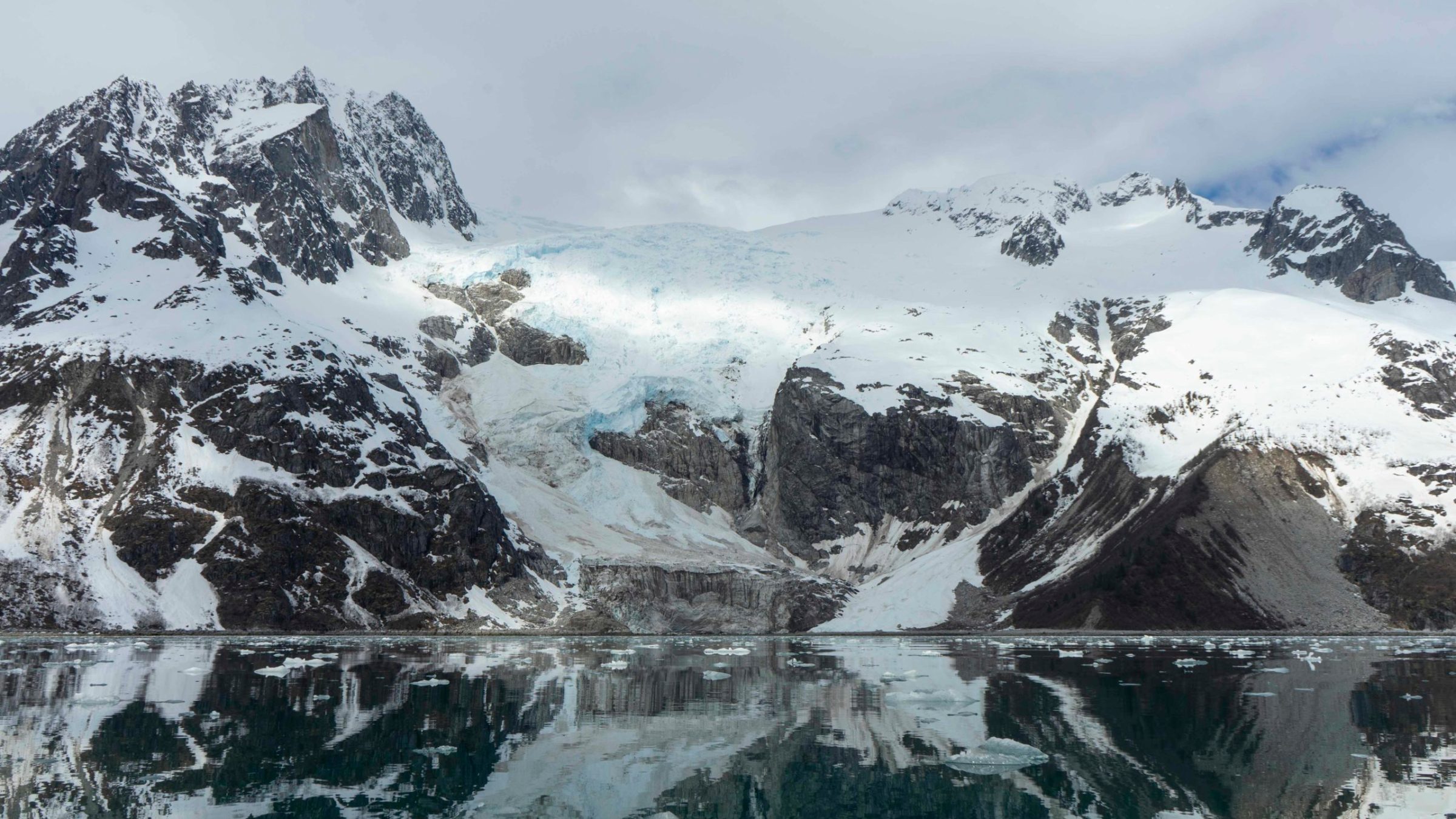 a snow covered mountain