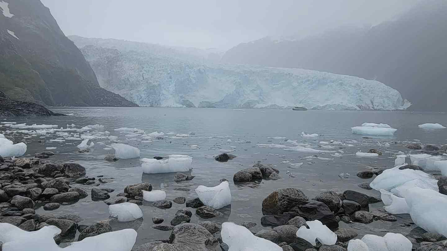 a snow covered mountain