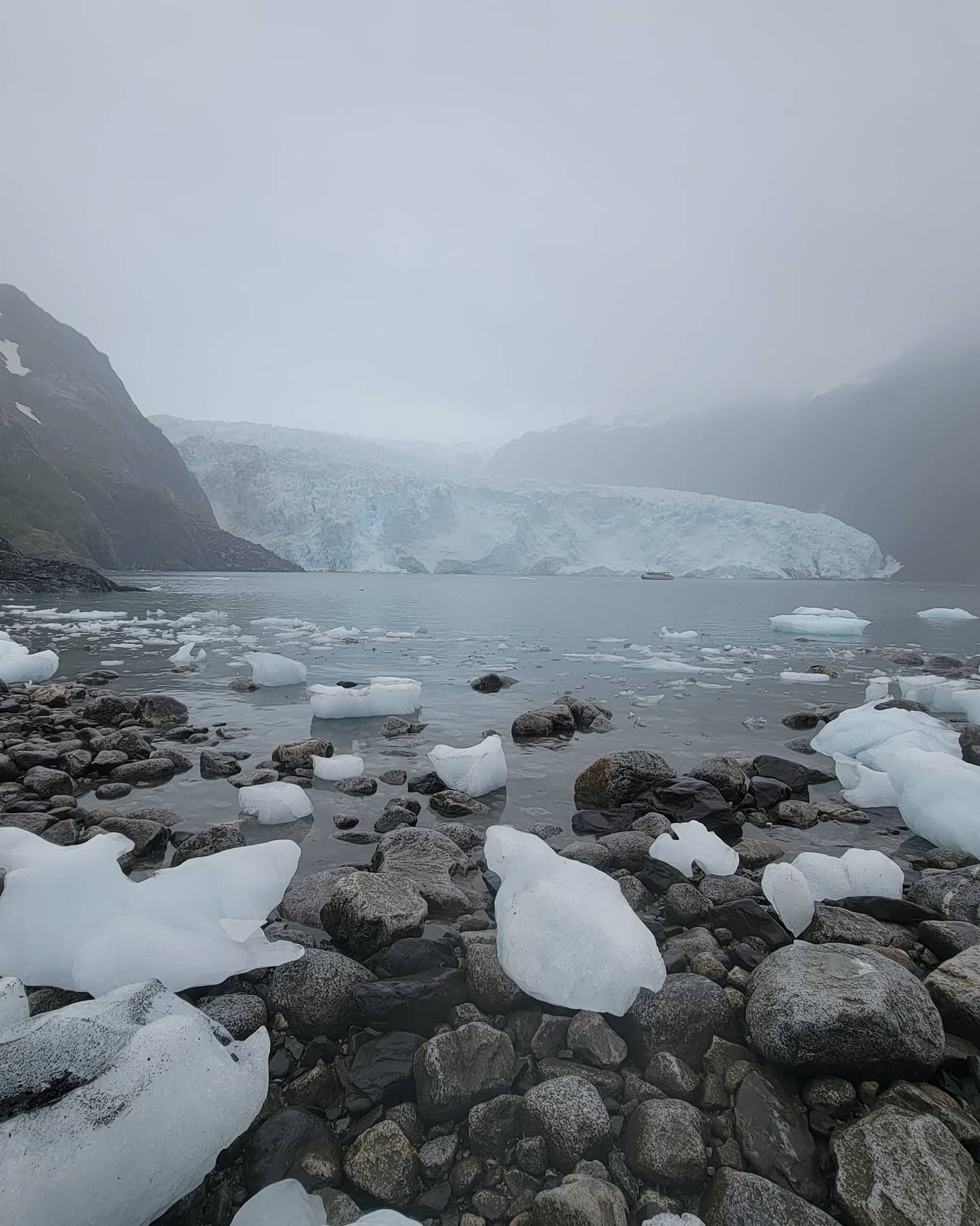 a snow covered mountain