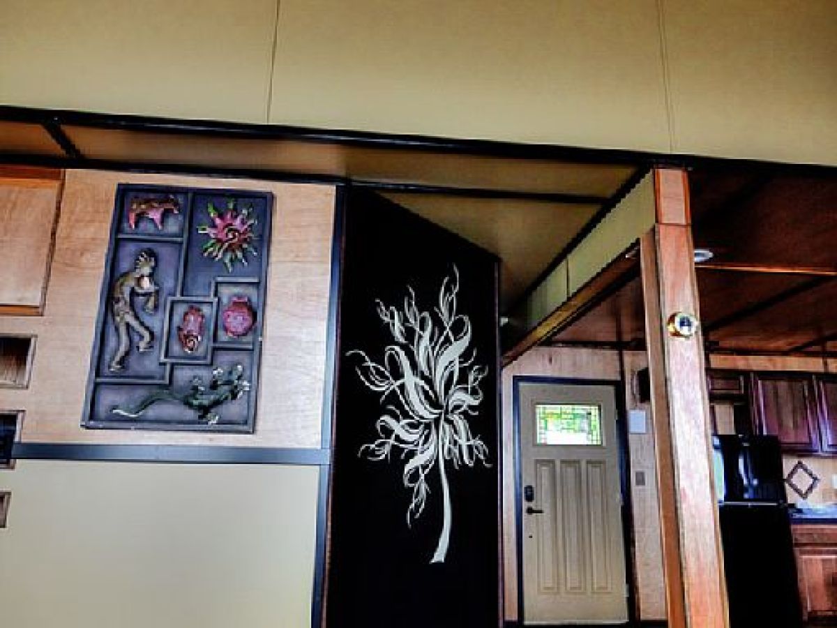 Granite Point Mountain Lodge entry way