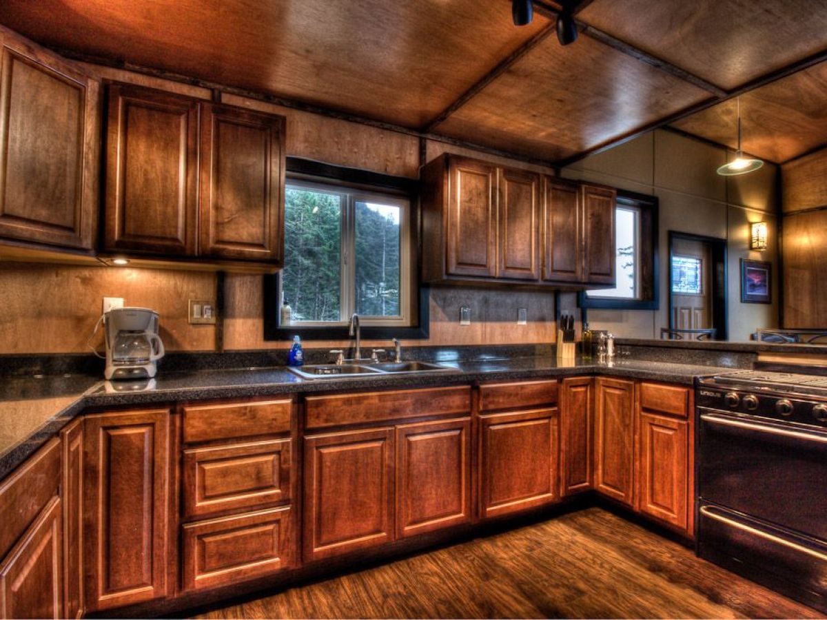 Kitchen in Granite Point Mountain Lodge