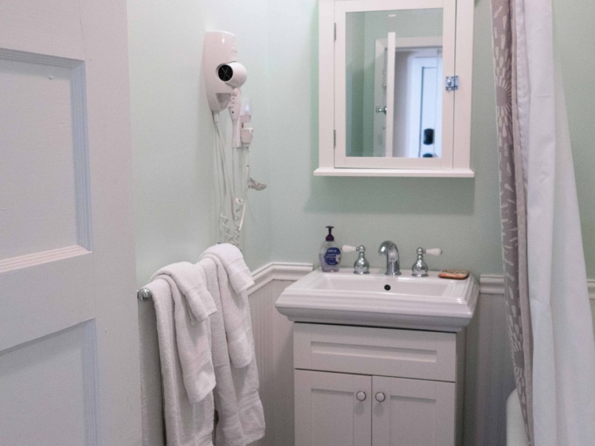 Adventure Studio, Sauerdough Lodging, Seward, AK