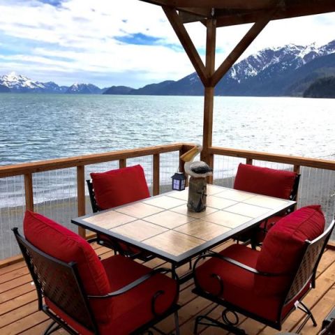 Oceanfront Inn Luxury Camper in Seward