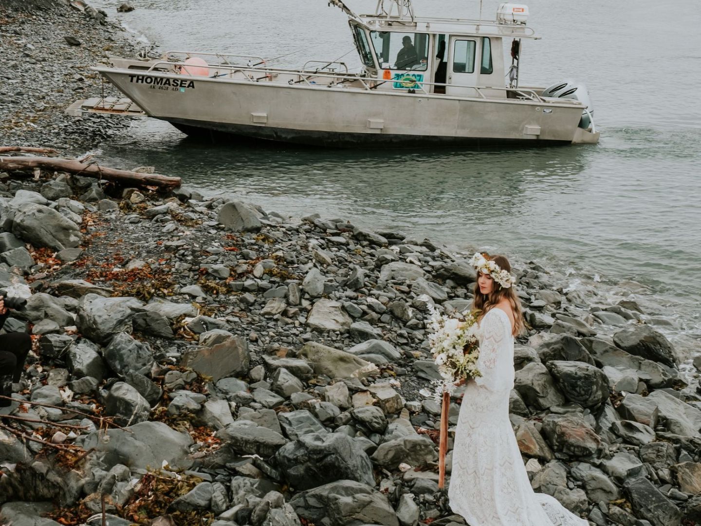 a small boat in a body of water