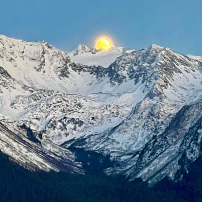 a snow covered mountain